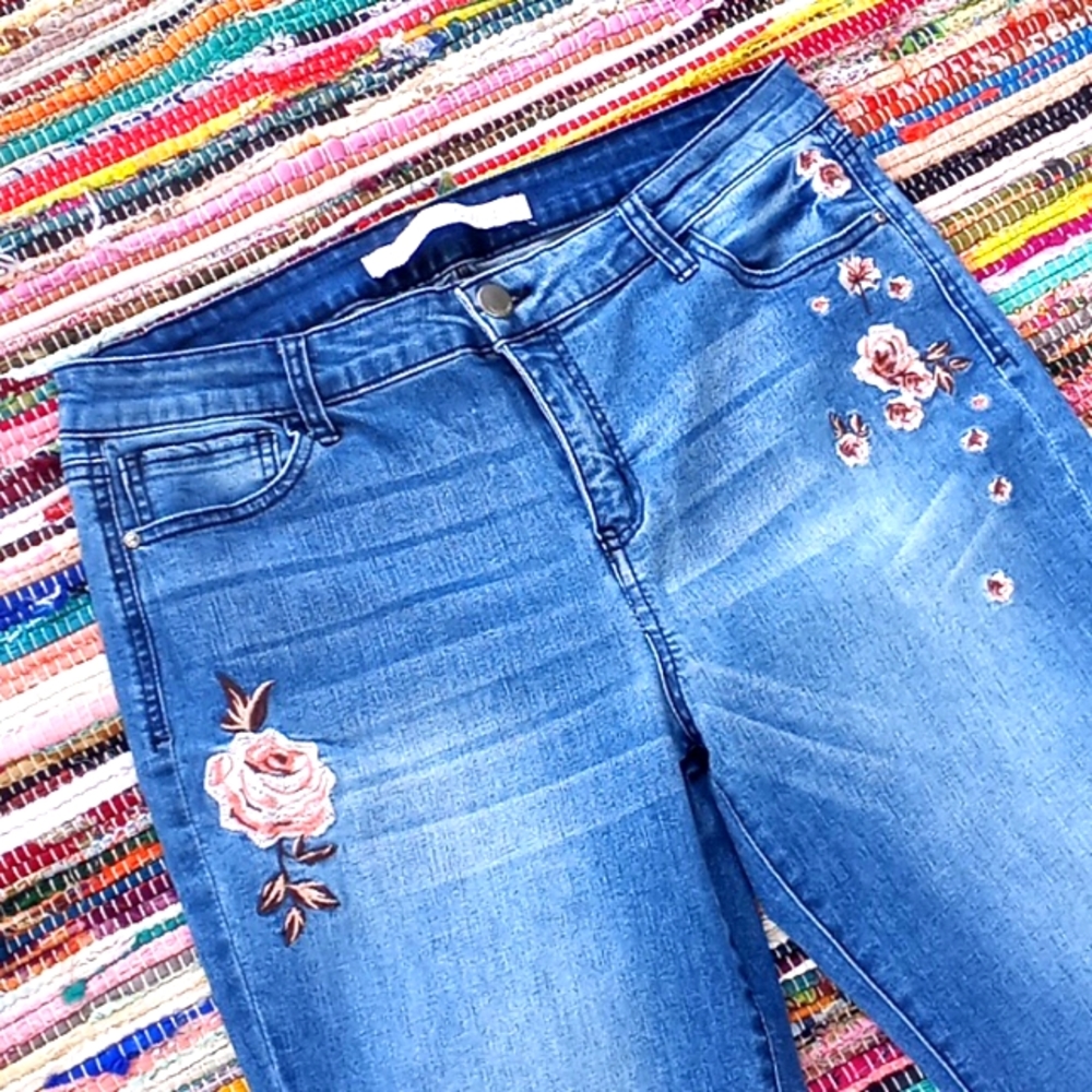 Tinseltown Floral Embroidered Skinny Jeans-#1759